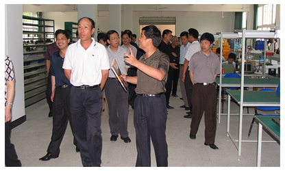 福建省委常委、政法委書記徐謙一行視察虹潤公司